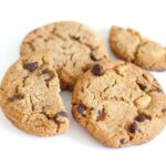 galletas de chocolate con mezcla de torta