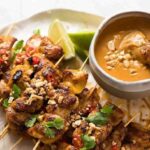 tiras de pollo satay con nueces