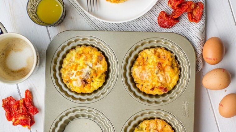 Receta de mini frittatas de chorizo, guisantes y patatas