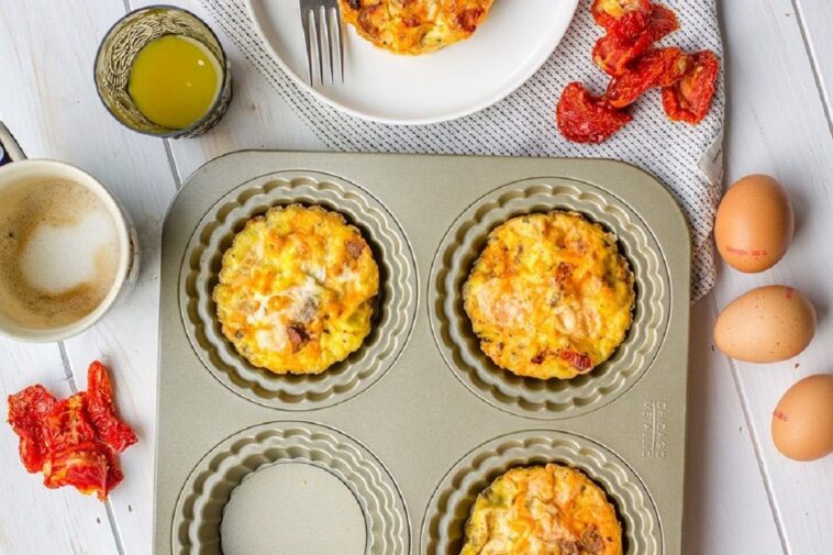 Receta de mini frittatas de chorizo, guisantes y patatas