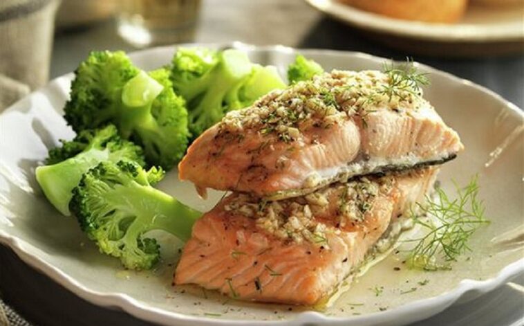 salmon con brocoli