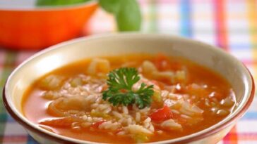 sopa de tomate y arroz