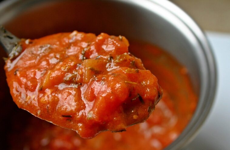 Cómo hacer una salsa de tomate básica: receta