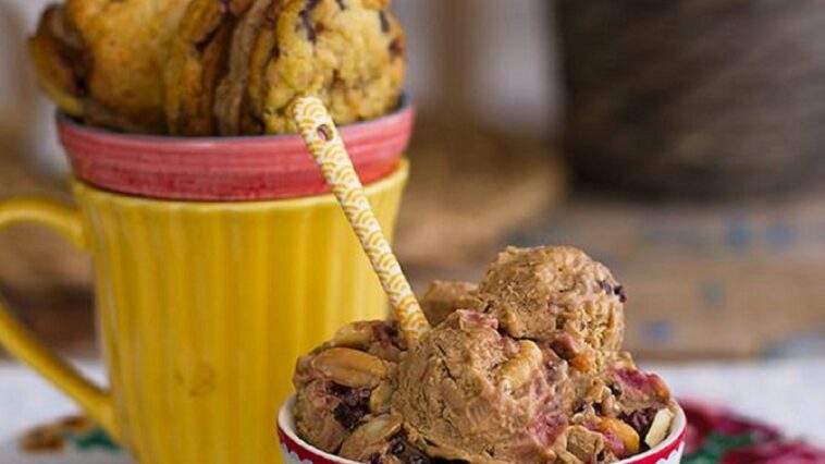 helado de mantequilla de cacahuete y masa de galletas