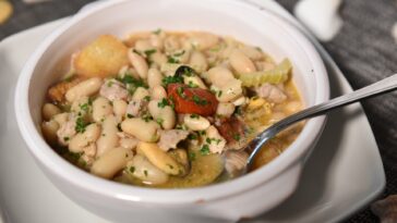 cavatelli con sopa de frijoles