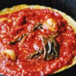 Farinata con tomates y queso crescenza: deliciosa receta vegetariana