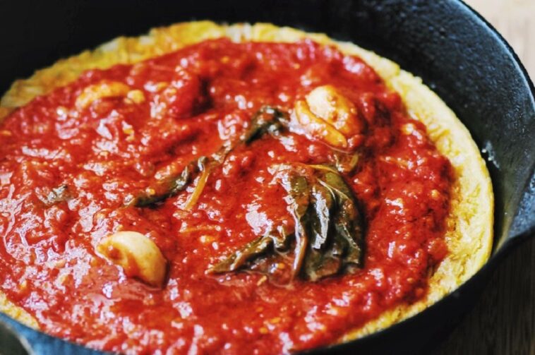 Farinata con tomates y queso crescenza: deliciosa receta vegetariana