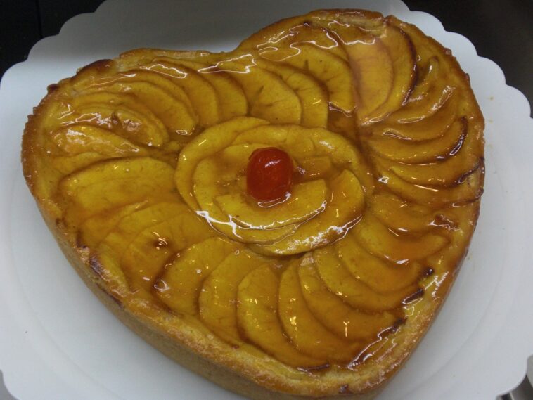 Tarta de corazón de manzana: postre para cualquier ocasión