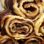 Rollos de crepe rellenos de chocolate: deliciosa y tentadora receta