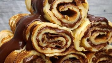 Rollos de crepe rellenos de chocolate: deliciosa y tentadora receta