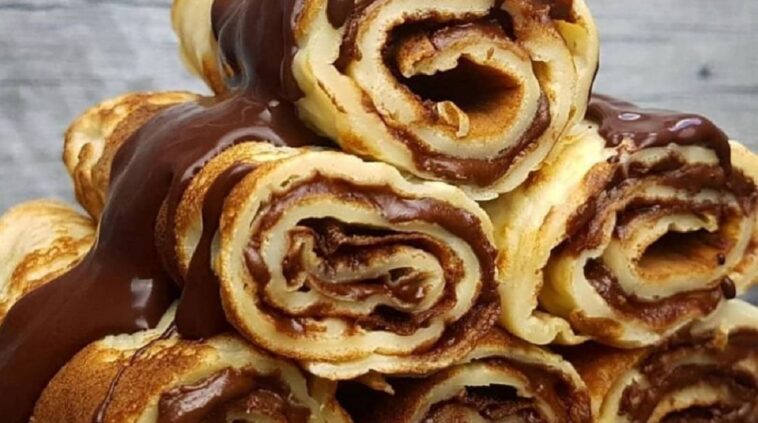 Rollos de crepe rellenos de chocolate: deliciosa y tentadora receta