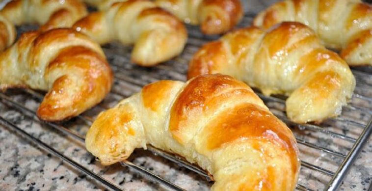 Medialunas fritas rellenas de chocolate: receta fácil y deliciosa