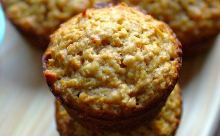 Muffins de zanahoria: receta salada con parmesano y nueces