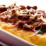 Polenta con salsa de carne y queso: una sabrosa receta de invierno