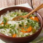 Sopa de col de colores: una receta sabrosa y atractiva