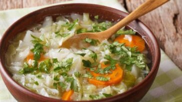 Sopa de col de colores: una receta sabrosa y atractiva