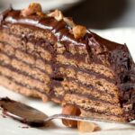 Tarta de galletas de chocolate: irresistiblemente desmenuzable y cremosa