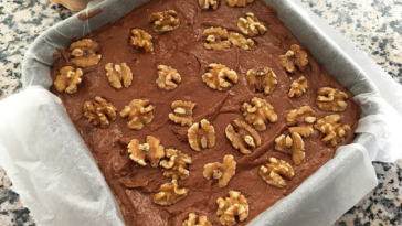 Nueces dulces con chocolate: una merienda fácil, rápida y sabrosa