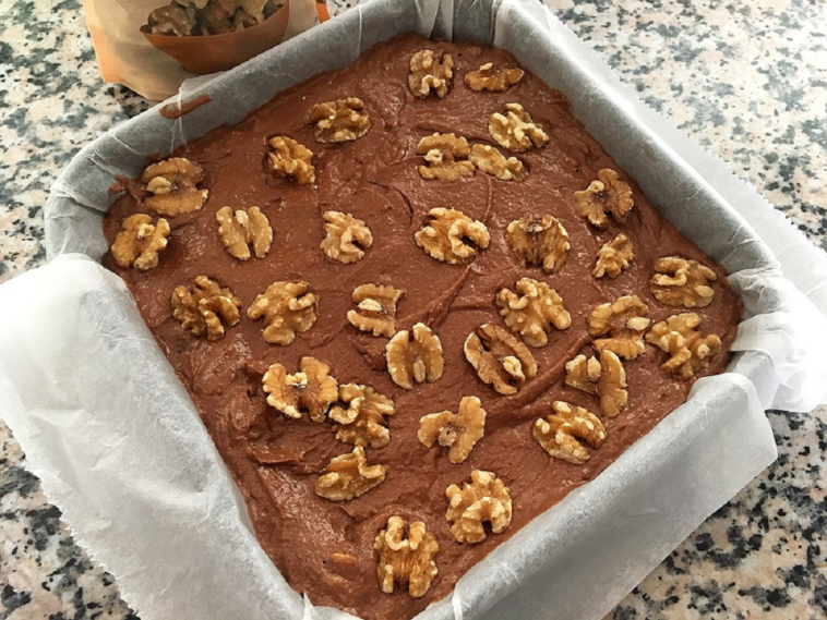 Nueces dulces con chocolate: una merienda fácil, rápida y sabrosa