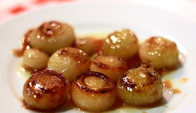 Cebollas glaseadas con miel: la guarnición perfecta