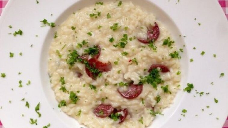 risotto con pasta de salami