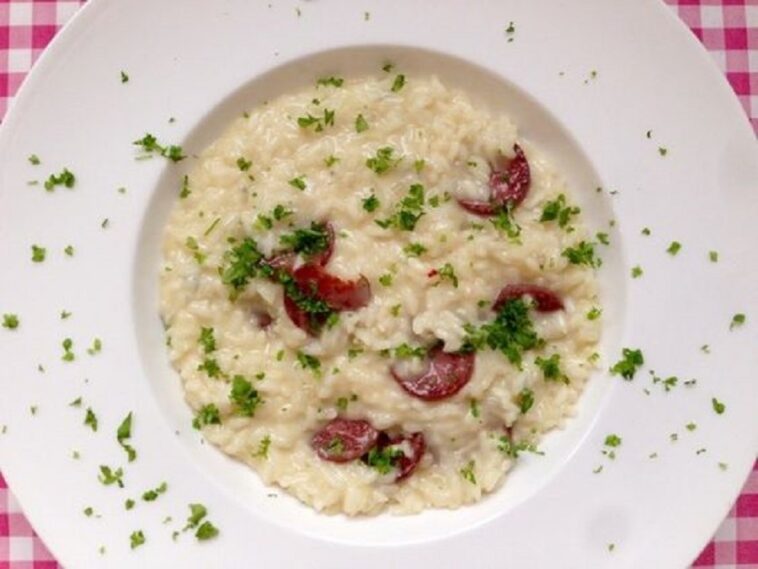 risotto con pasta de salami